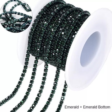 Strasskedja Emerald (färgad bas) SS12