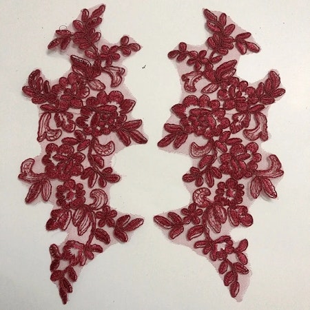 Spegelvänt par. Applikation på mesh. WINE RED