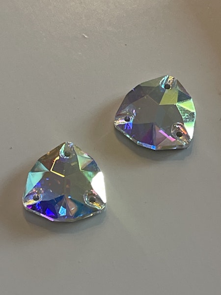Fat triangle 16mm. Crystal ab