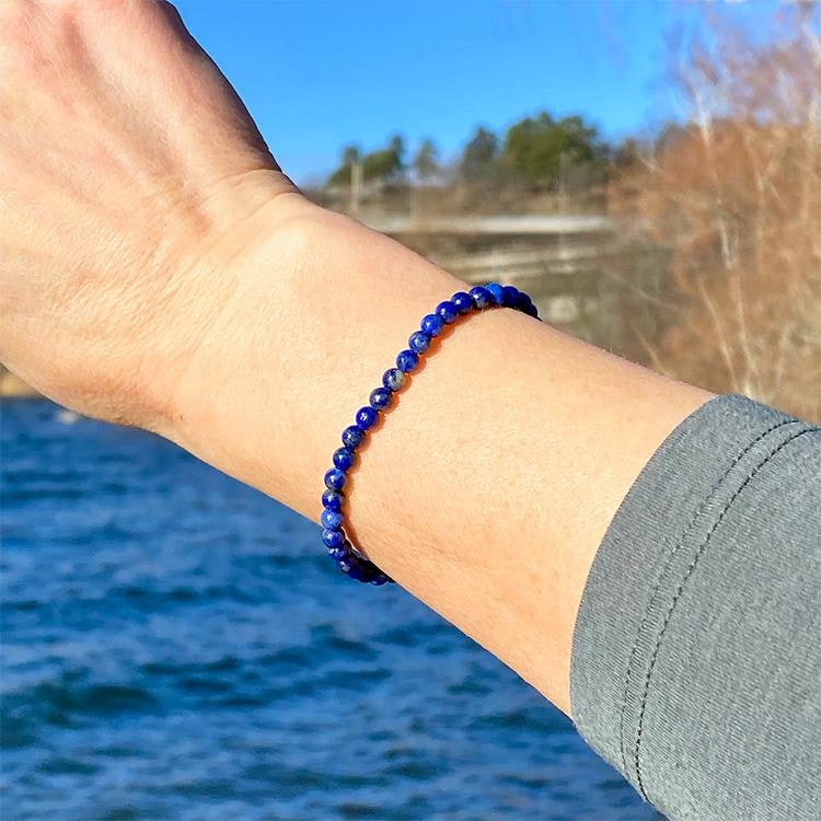 Lapis Lazuli 4mm pärlor Armband