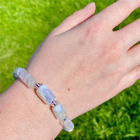 Bandagat Blå (Polygon) 10-14mm pärlor Armband