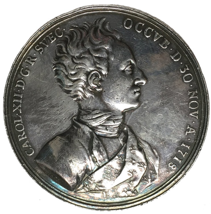 Sverige, Karl XII, Silvermedalj till konungens död 1718 av J.C.Hedlinger