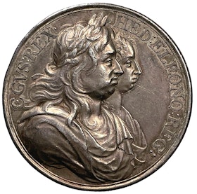 Karl X Gustav & Hedvig Eleonora med sonen Karl XI  minnespenning präglad ca 1680 - RR av Arvid Karlsteen