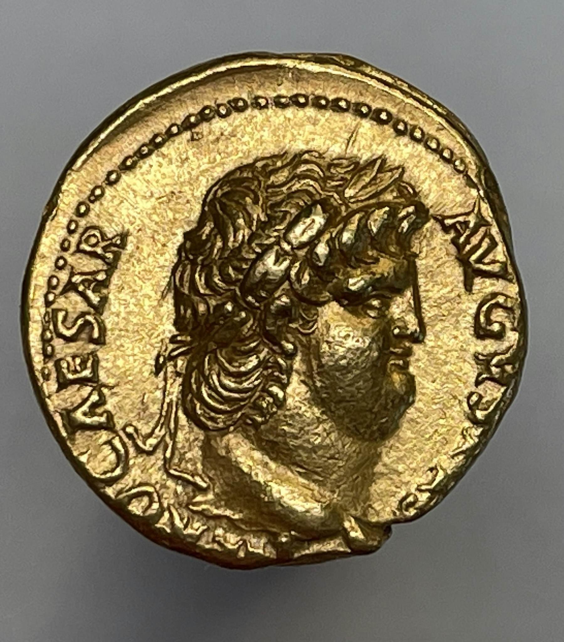 Romerska Riket, Nero 54-69 e.Kr. Aureus i guld - Vackert porträtt