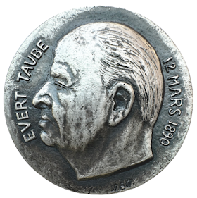 Evert Taube (1890-1976) av Astri Bergman-Taube 1975  - En av Sveriges nationalskalder