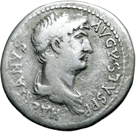 Hadrianus 117-138 e.Kr - Cistofor präglad i Laodicea, Phrygien efter 128 e.Kr. - Mycket sällsynt