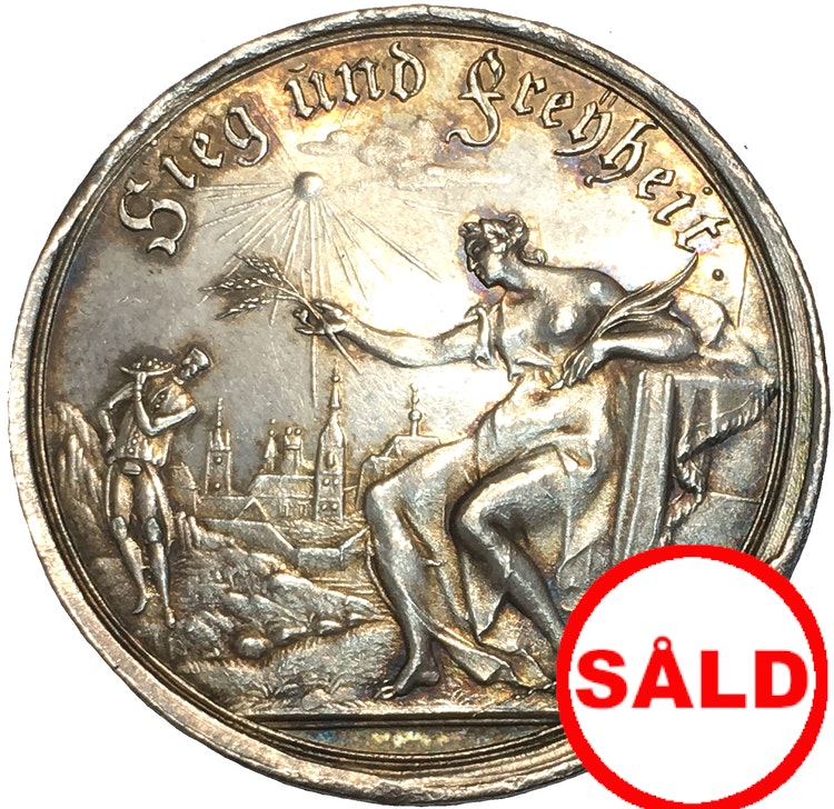 SACHSEN.  SÄCHSISCHE STÄDTE.  Freiberg.  Silbermedaille 1743, von Chr. S. Wermuth, auf die 100-Jahrfeier des Entsatzes von der schwedischen Belagerung am 17. Februar 1643