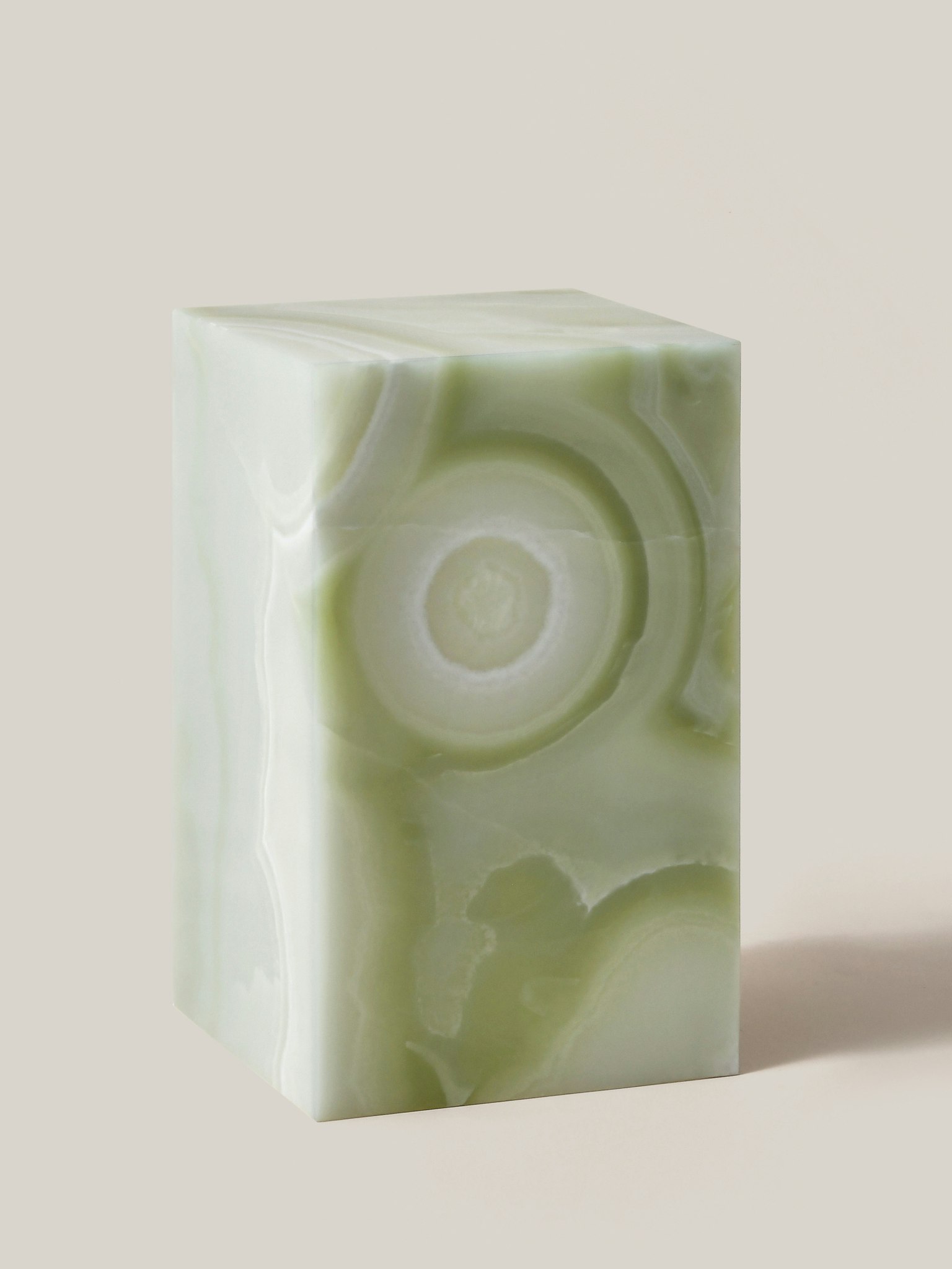 Flair Pedestal Light Green Onyx