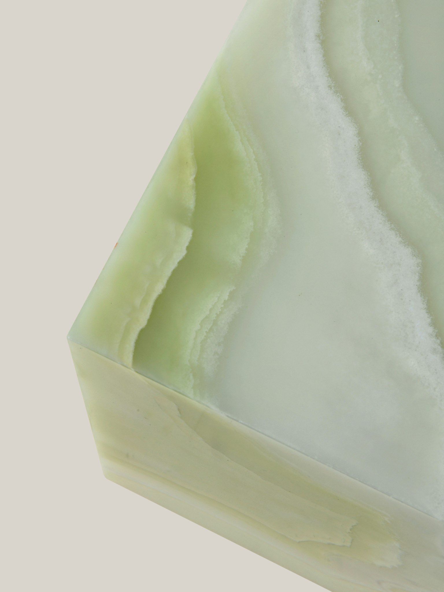 Flair Pedestal Light Green Onyx