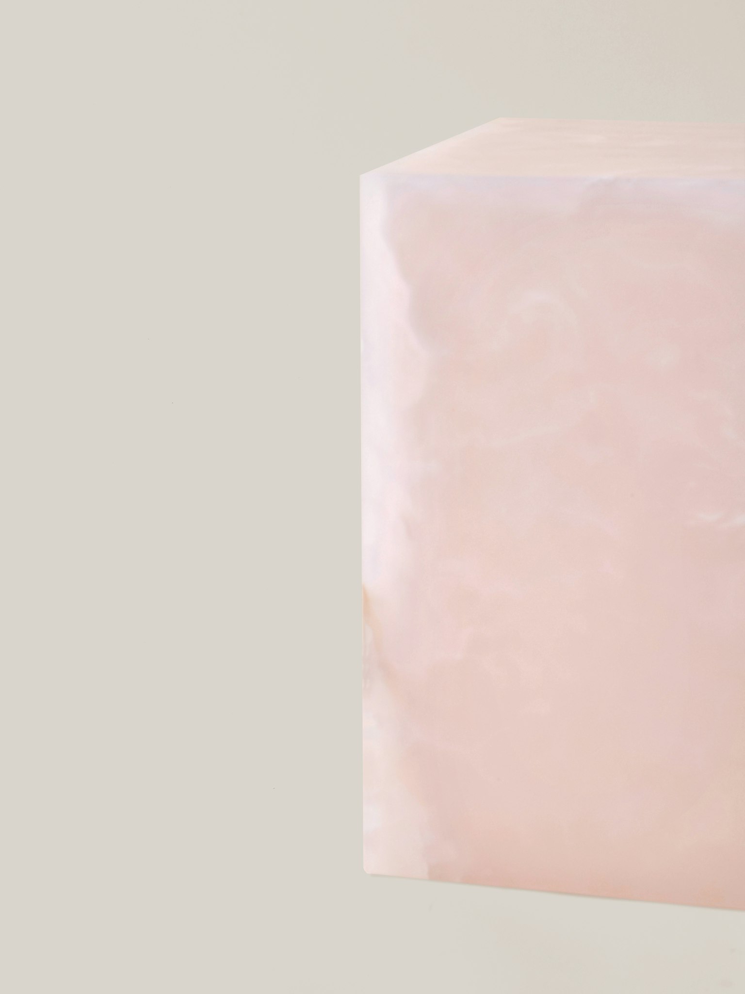 Flair Pedestal Pink Onyx