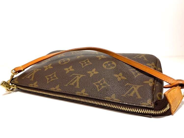 Louis Vuitton Pochette Accessoires Monogram Canvas Shoulder Bag