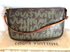 Louis Vuitton Pochette Accessories Monogram Graffiti
