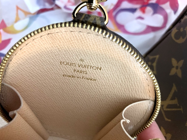 Louis Vuitton Multi Pochette Accessoires Kaki Bag