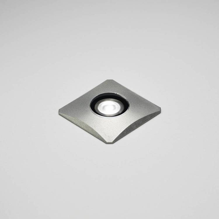 Mini Q från Puraluce, liten snygg LED spot för allehanda applikationer