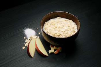 REAL Light Meal Porridge with Apple and Cinnamon