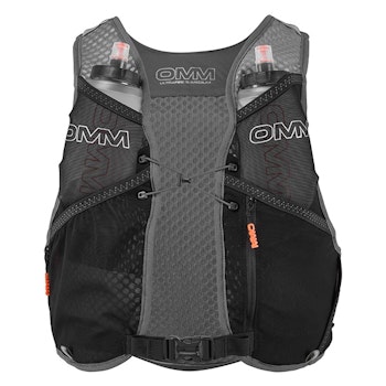 the OMM UltraFire 5 Vest + 2 x 350ml Flexi Flask