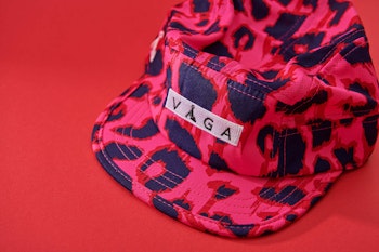 Våga Limited Edition Patterned Club Cap - Neon Pink/Flame Red/Navy