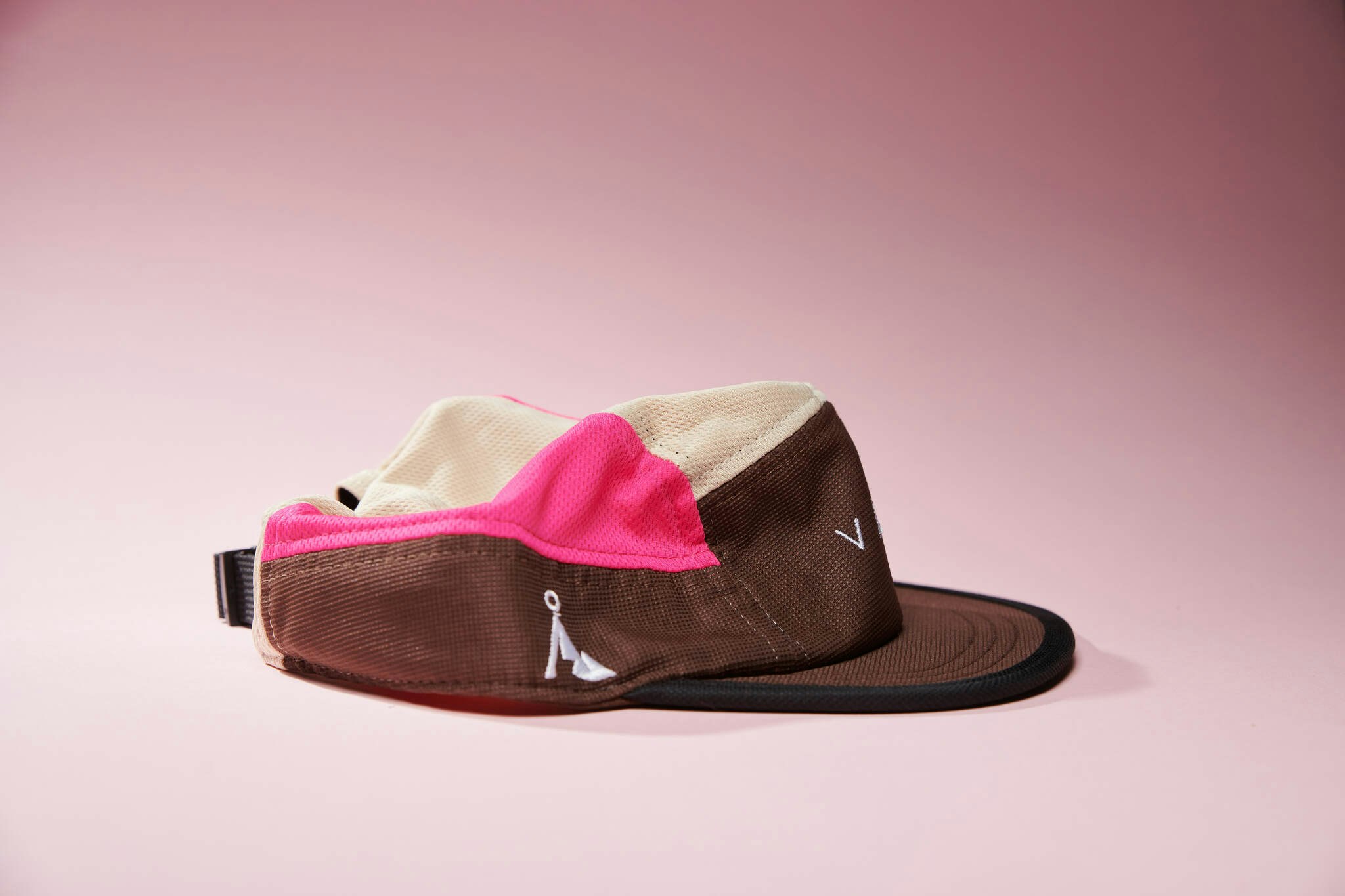 Våga Club Cap - Beige/Camel/Brown/Neon Pink