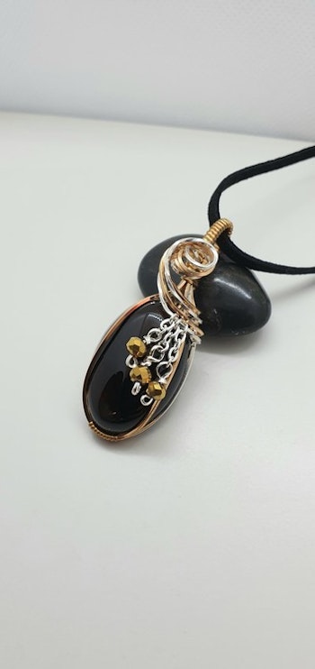 (Såld) Halsband Simple Swirl svart agat i silver och brons