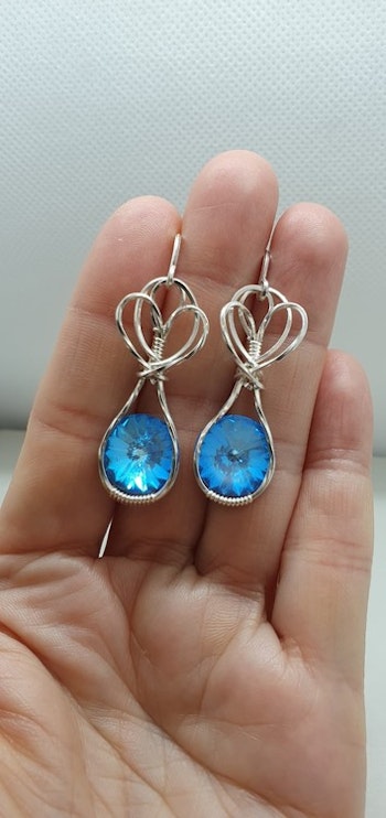 Örhängen Sweet Swirls med Ocean DeLite Swarovski kristaller