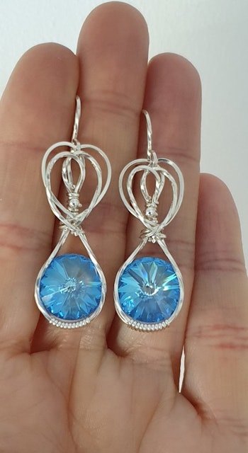 Örhängen Sweet Swirls med Ocean DeLite Swarovski kristaller