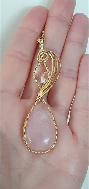 (Sålt) Halsband Delicious Double med rosenkvarts och Swarovski kristall