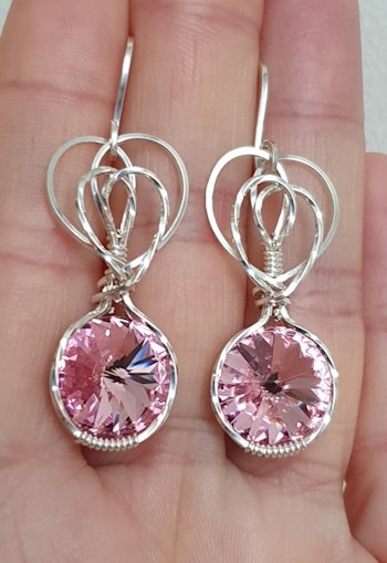 Örhängen Sweet Swirls med Swarovski Light Rose