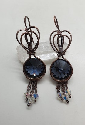 Örhängen Sweet Swirls med Graphite Swarovski kristaller
