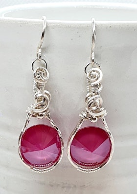 Örhängen Luscious Looops med Peony Pink Swarovski kristaller