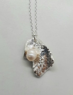 Halsband Struktur i 925 sterlingsilver med en sötvattenspärla