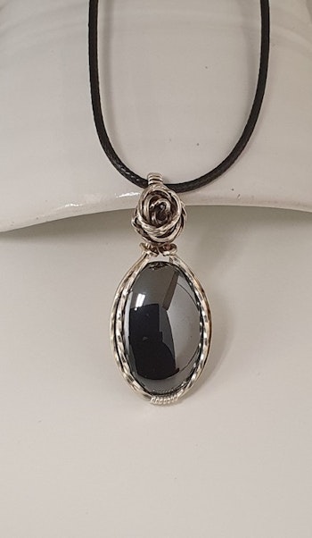 (Sålt) Halsband Rose i 925 sterlingsilver med hematit