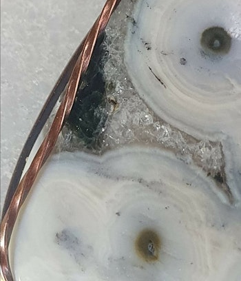Halsband Simple Swirl Pearls med crazy lace agat och turmalinpärlor