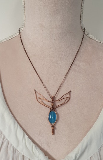 Halsband Dragonfly med turkos cat's eye
