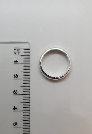 Ring av hamrat 925 sterling silver