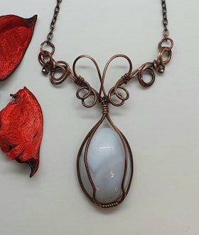 Halsband Luscious Loops Wings med agat