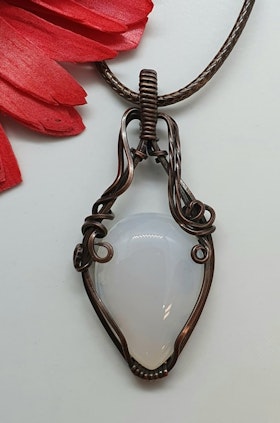Halsband Luscious Loops med ljus agat