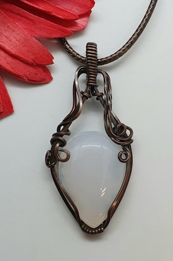 Halsband Luscious Loops med ljus agat