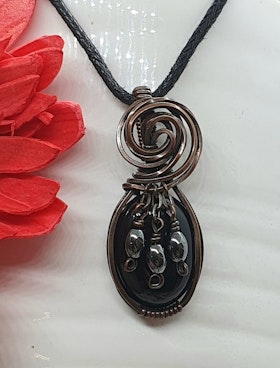 Halsband Simple Swirl Chains med svart agat och hematitpärlor