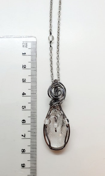 Halsband Simple Swirl Chains med bergkristall