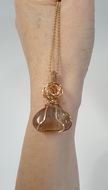 Halsband Simple Swirl med rutilkvarts