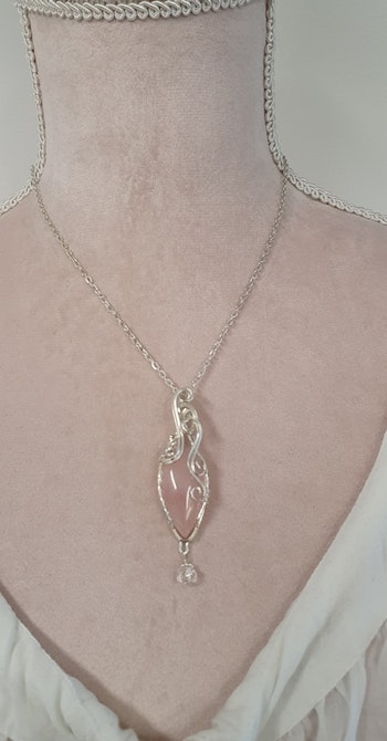 Halsband Luscious Loops Dangle i 925 sterlingsilver med rosenkvarts och facetterad bergkristall