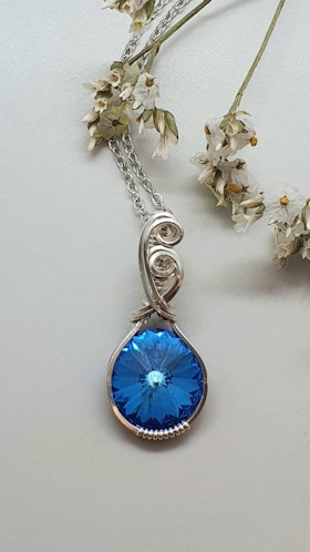 Halsband Luscious Loops i 925 sterlingsilver med Ocean DeLite Swarovski kristall