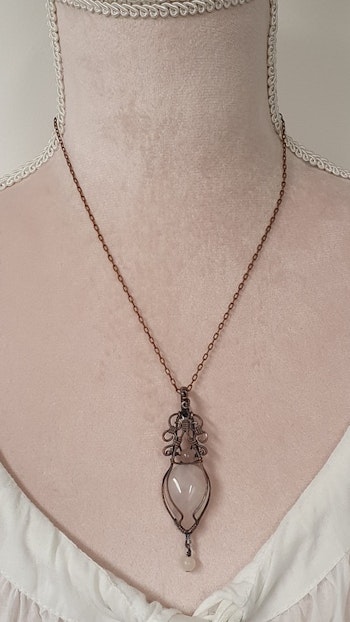 Halsband Delicate Design med rosenkvarts och månsten