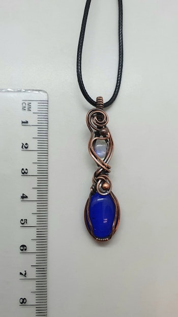Halsband Delicious Double med blå cat's eye och regnbågsmånsten