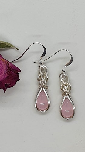 Örhängen Classic Curves i 925 sterlingsilver med rosa kalcedon