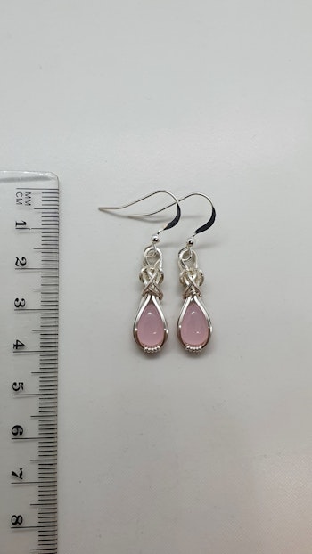 Örhängen Classic Curves i 925 sterlingsilver med rosa kalcedon