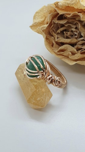 Ring i brons med grön aventurin