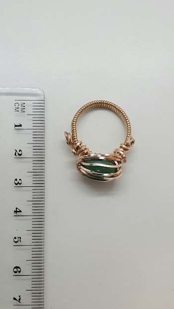 Ring i brons med grön aventurin