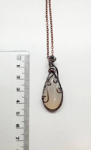 Halsband Luscious Loops med agat