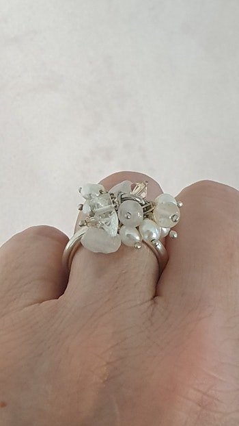 Ring i 925 sterlingsilver med pärlor